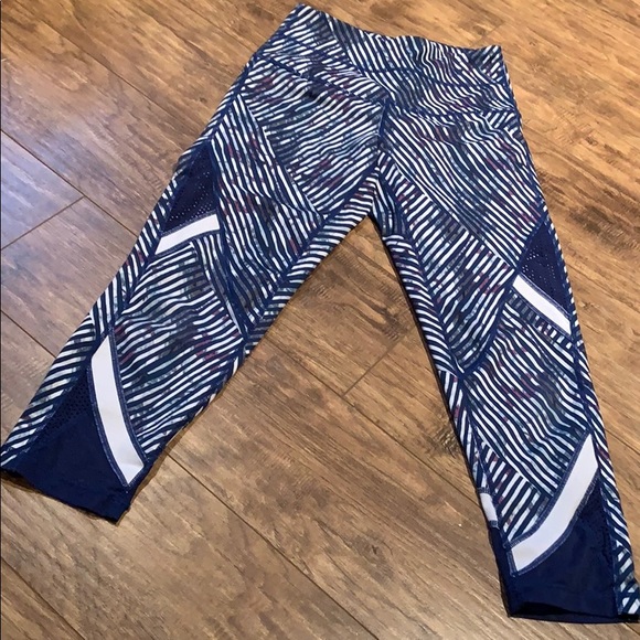 Zella capris colourful mesh detailed leggings - Picture 4 of 5